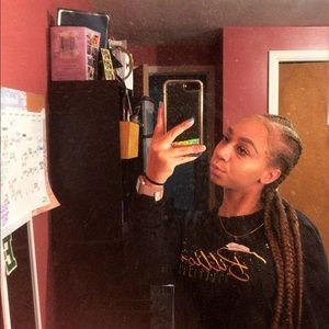 Meet your Posher, Anaya